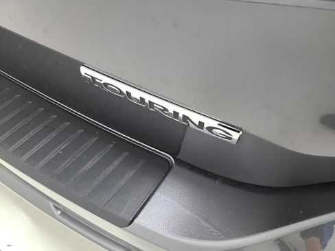 Used 2025 Honda Odyssey Touring image 8