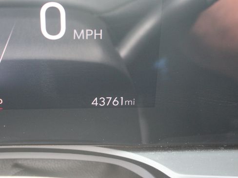Used 2024 Buick Envista Sport Touring w/ Convenience I Package FWD image 19