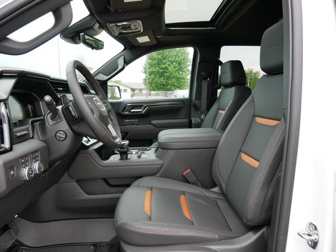 New 2026 GMC Sierra 1500 AT4 w/ AT4 Premium Package AWD/4WD image 11