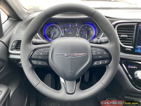 New 2026 Chrysler Pacifica Select image 17