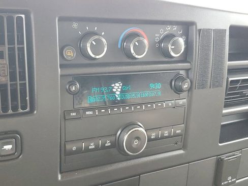 Used 2015 Chevrolet Express 2500 w/ Express Access Plus Package image 17