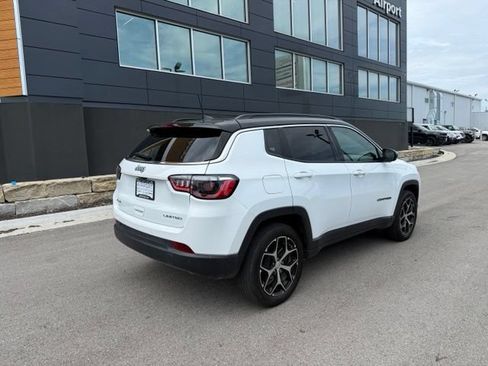 Used 2024 Jeep Compass Limited AWD/4WD image 3