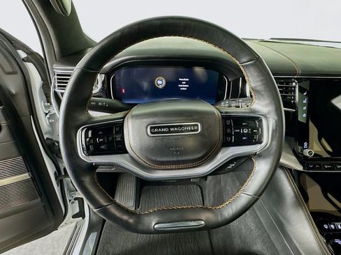 Used 2022 Jeep Grand Wagoneer Series III w/ Rear Seat Video Group 1 image 15