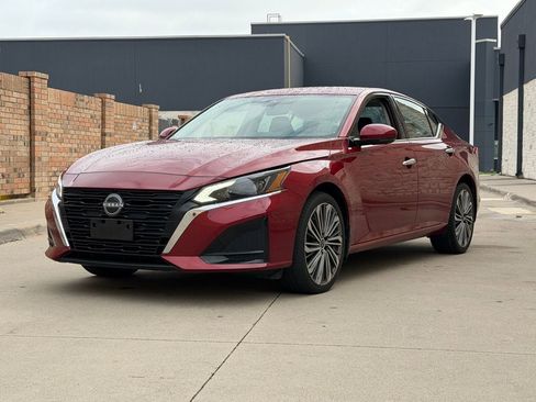 Used 2023 Nissan Altima 2.5 SL image 2