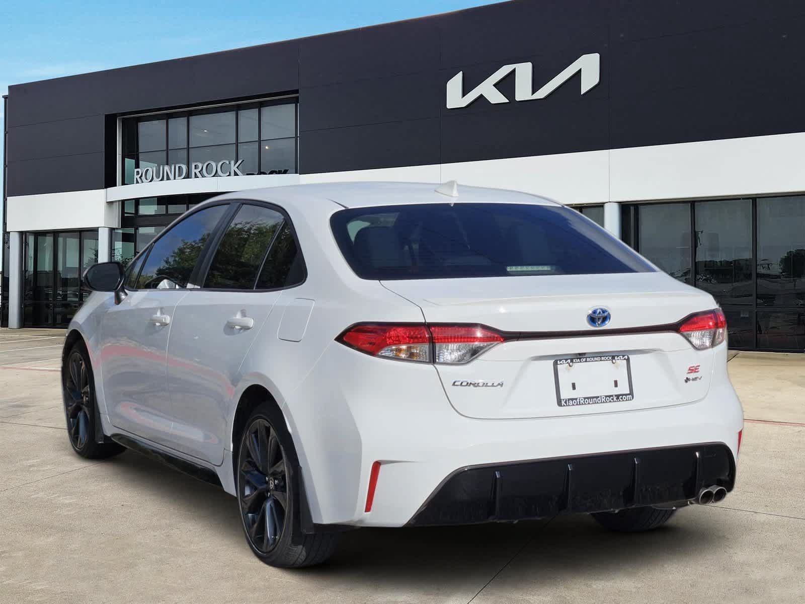 Used 2025 Toyota Corolla SE FWD image 5