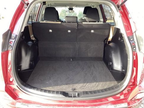 Used 2018 Toyota RAV4 XLE image 7