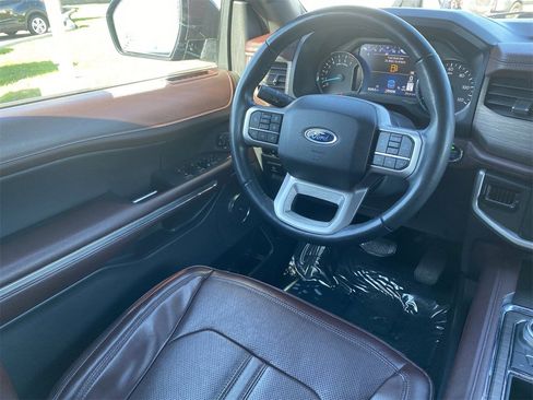 Used 2023 Ford Expedition Limited image 17