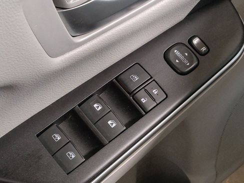 Used 2017 Toyota Camry LE image 27