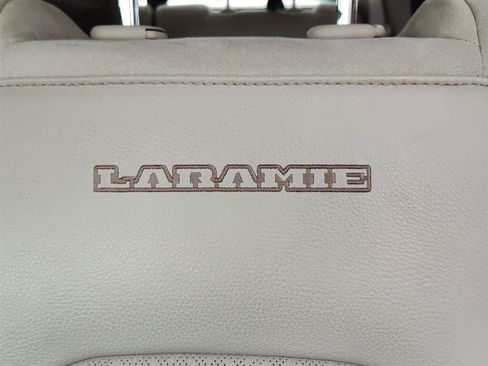 Used 2019 RAM 1500 Laramie AWD/4WD image 6