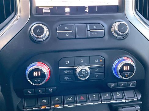 Used 2019 GMC Sierra 1500 SLT image 32