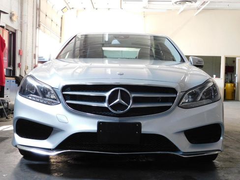 Used 2014 Mercedes-Benz E 350 4MATIC Sedan image 9