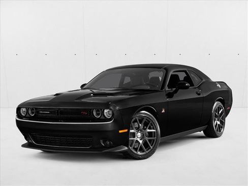 Used 2017 Dodge Challenger R/T Scat Pack w/ Leather Interior Group RWD image 1