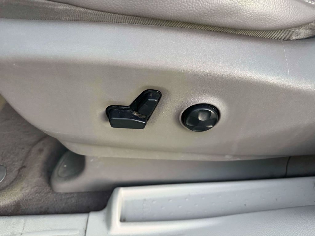 Used 2017 Chrysler Pacifica Touring-L Plus FWD image 16