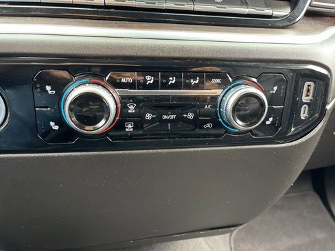 Used 2024 GMC Sierra 1500 SLT image 12