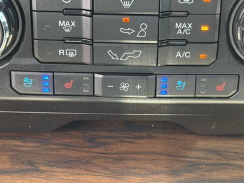 Used 2019 Ford F150 Lariat AWD/4WD image 30