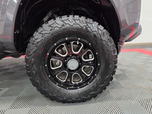 Used 2016 Toyota Tacoma TRD Sport image 84