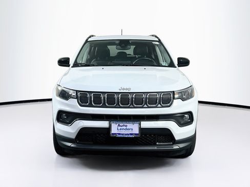 Used 2022 Jeep Compass Latitude w/ Sun and Sound Group AWD/4WD image 2