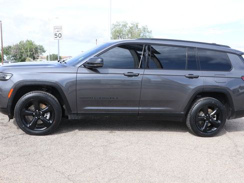 Used 2022 Jeep Grand Cherokee L Laredo AWD/4WD image 4