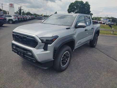 New 2026 Toyota Tacoma TRD Off-Road AWD/4WD image 2