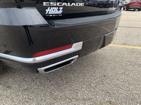 Used 2025 Cadillac Escalade Premium Luxury w/ LPO, Floor Liner Package image 9