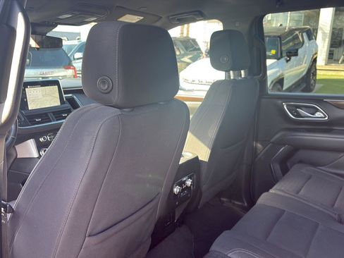 Used 2023 GMC Yukon XL SLE w/ Gmc Pro Safety Plus Package AWD/4WD image 21