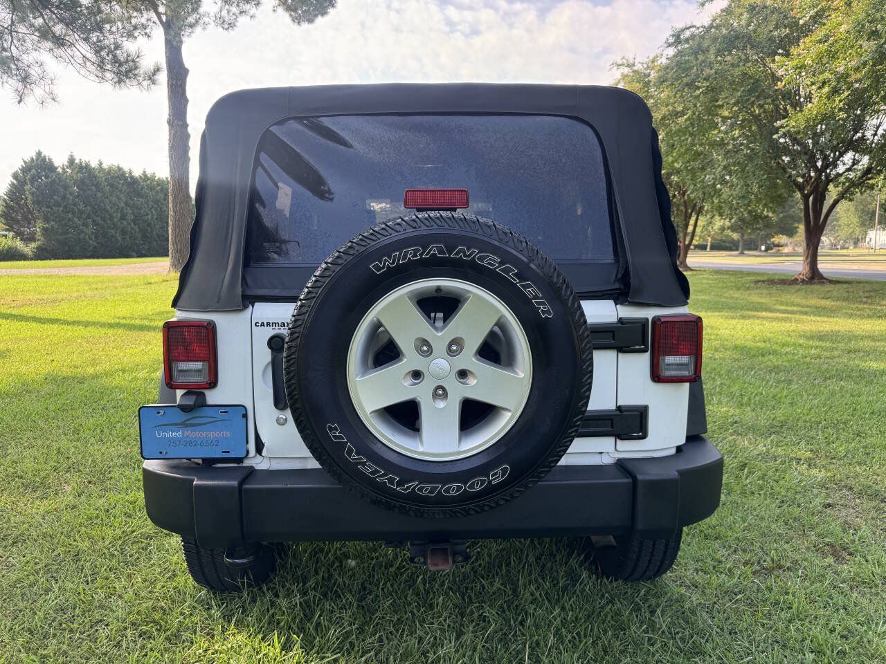 Used 2010 Jeep Wrangler Unlimited Sport AWD/4WD image 7