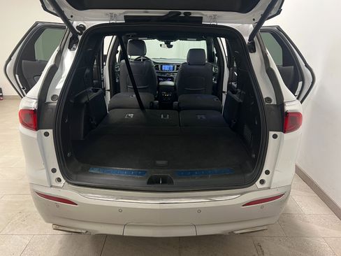 Used 2024 Buick Enclave Premium image 14