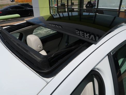 Used 2017 Jaguar XF Prestige image 43