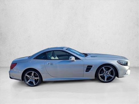 Used 2017 Mercedes-Benz SL 550 image 4