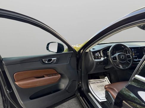 Used 2018 Volvo XC60 T6 Inscription w/ Convenience Package AWD/4WD image 11