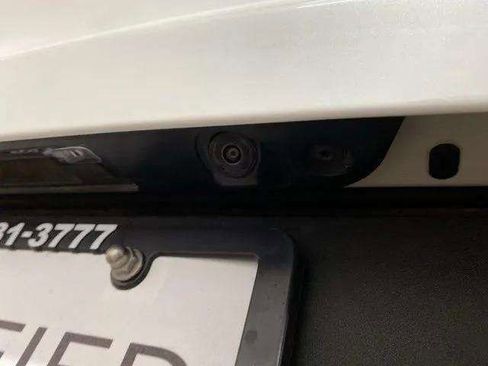 Used 2025 Volvo XC40 B5 Plus image 88