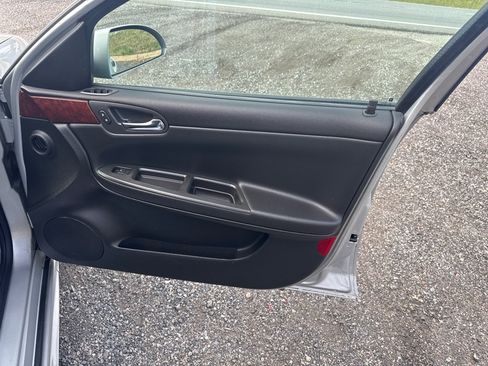 Used 2009 Chevrolet Impala LS FWD image 21