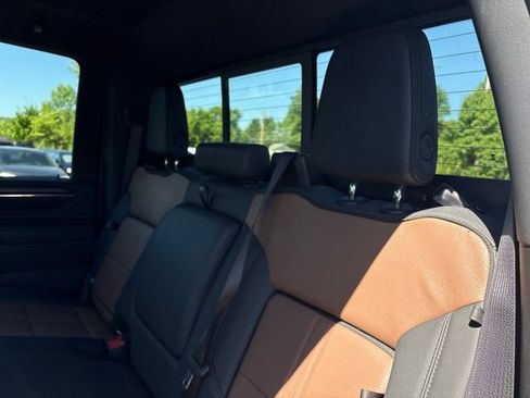 Used 2024 Chevrolet Silverado 2500 High Country w/ Technology Package AWD/4WD image 20