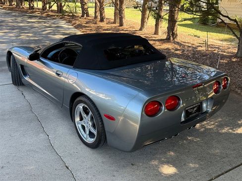 Used 2004 Chevrolet Corvette Convertible w/ Preferred Equipment Group image 5