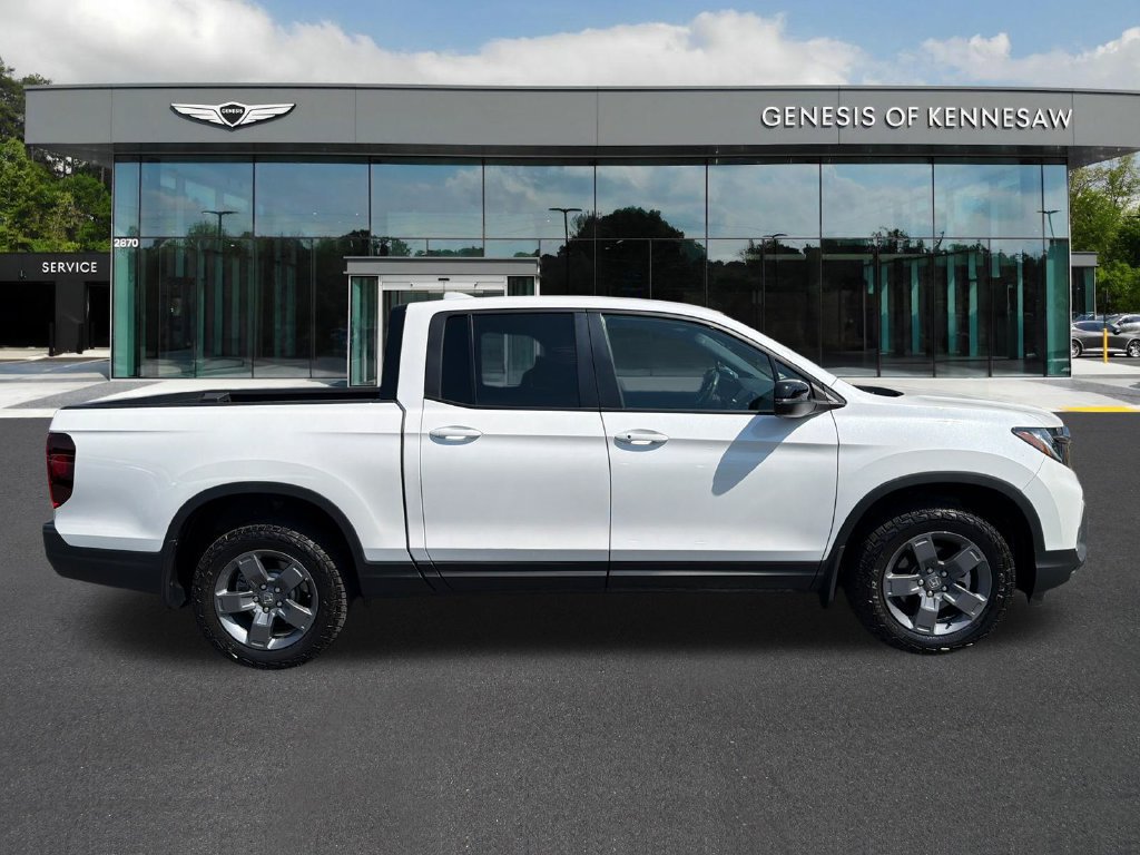 Used 2025 Honda Ridgeline TrailSport image 9