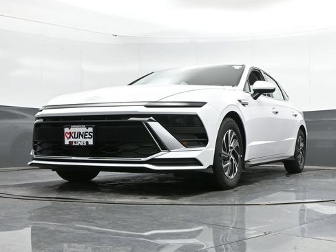 New 2026 Hyundai Sonata Blue FWD image 43