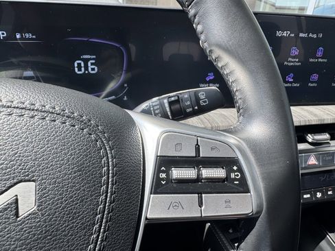 Used 2023 Kia Telluride EX w/ EX Captain's Chair Package image 32