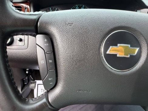 Used 2011 Chevrolet Impala LT w/ Luxury Edition Package image 19