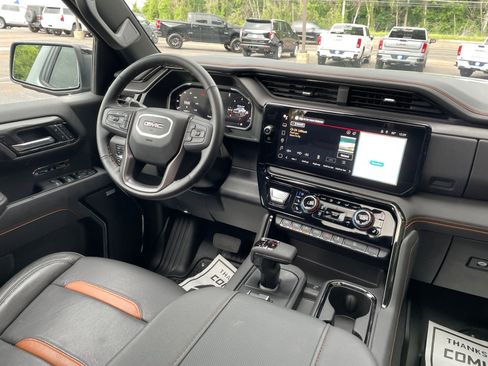 Used 2026 GMC Sierra 1500 AT4 w/ AT4 Premium Package AWD/4WD image 29