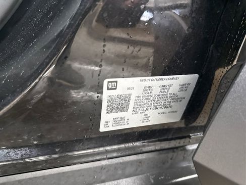 Used 2025 Chevrolet Trax RS image 16