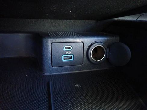 Used 2021 Ford Escape SE image 13