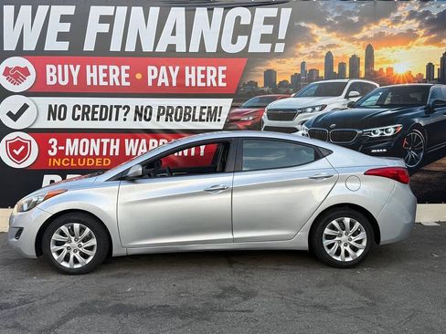 Used 2012 Hyundai Elantra GLS FWD image 9