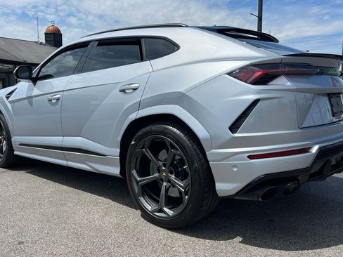 Used 2022 Lamborghini Urus image 4