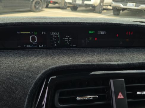 Used 2022 Toyota Prius L Eco FWD image 16