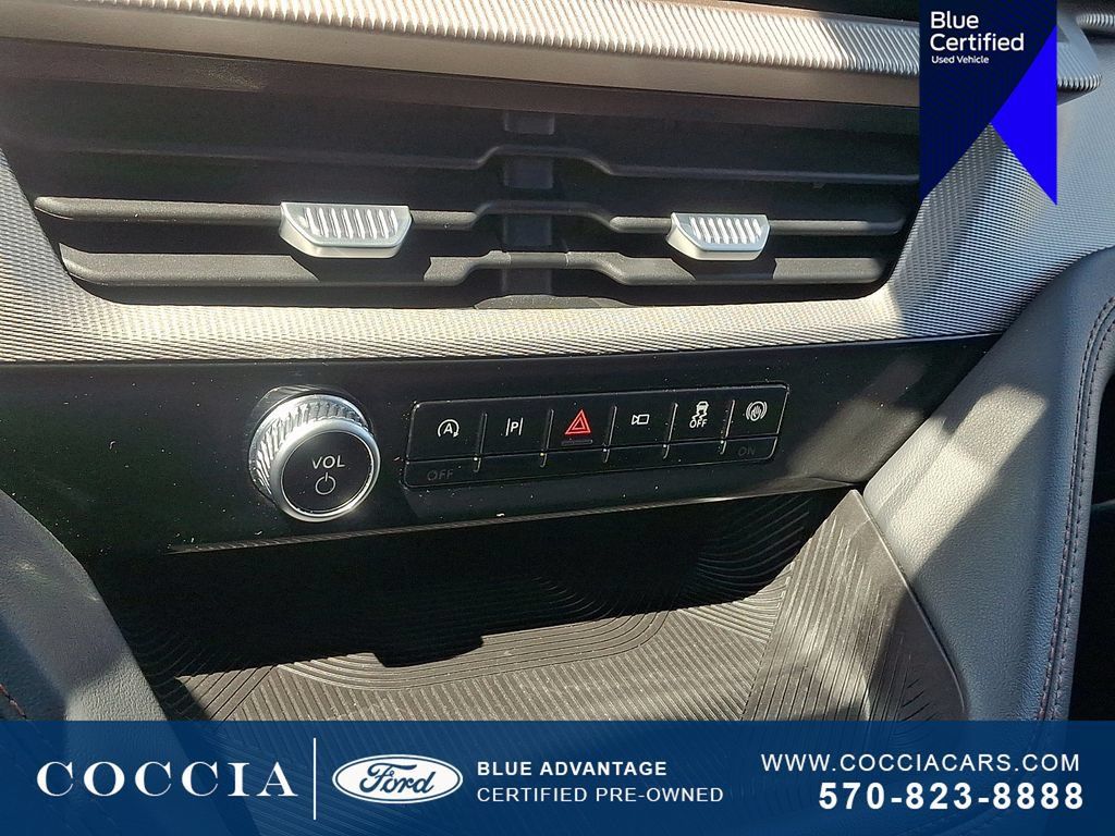 Certified 2025 Ford Explorer Active w/ Active Comfort Package AWD/4WD image 17
