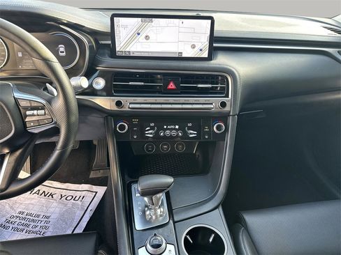 Used 2025 Genesis G70 2.5T image 25