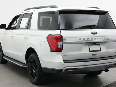 Used 2022 Ford Expedition XLT AWD/4WD image 7