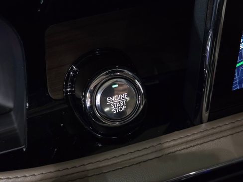 Used 2022 Lincoln Corsair Reserve w/ Equipment Group 201A image 26