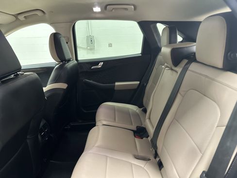 Used 2020 Ford Escape Titanium image 31