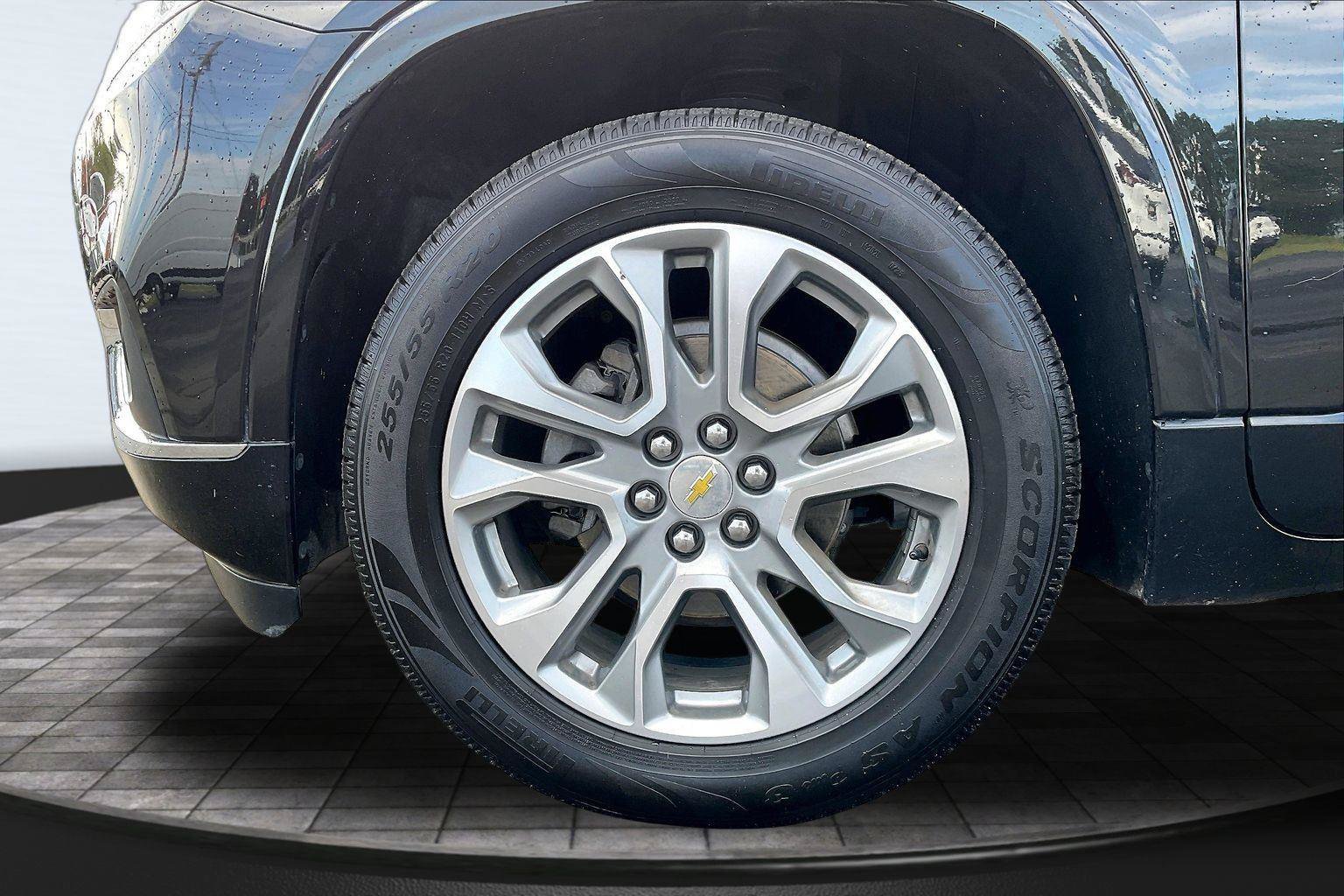 Used 2020 Chevrolet Traverse Premier FWD image 10